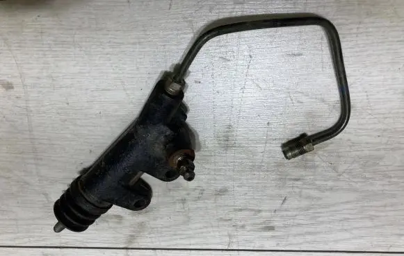 Clutch slave cylinder