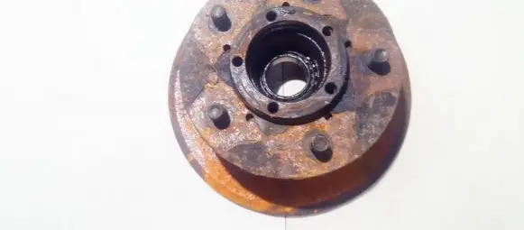 Land Rover Discovery Front wheel hub