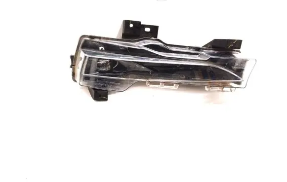 Tesla Model 3 Front fog light 1077395-00-D