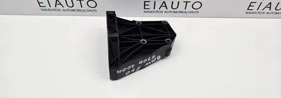 BMW 5 E60 E61 A/C compressor mount bracket 7792202 64557792202 14011810