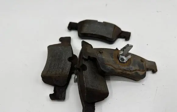Mercedes-Benz E W211 Brake pads (rear) 