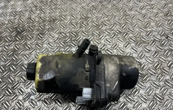 Ford Focus Power steering pump 1040085011094