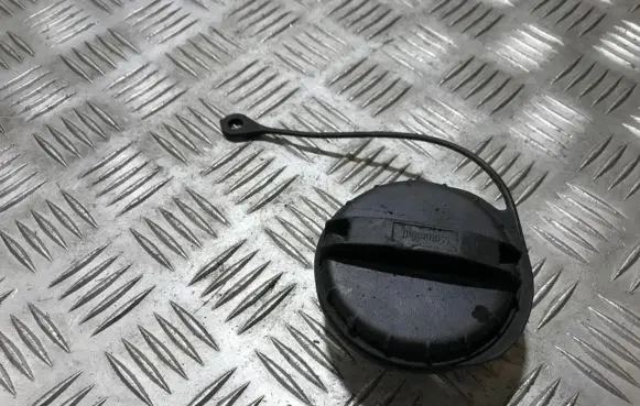 Mazda 626 Fuel tank filler cap 