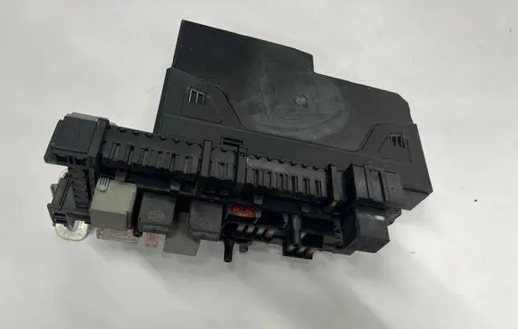 Mercedes-Benz C W204 SAM control unit a2049060505