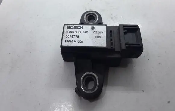 KIA Sorento Airbag deployment crash/impact sensor 0265005142 95640M1200