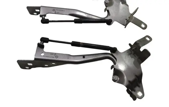 Engine bonnet/hood hinges