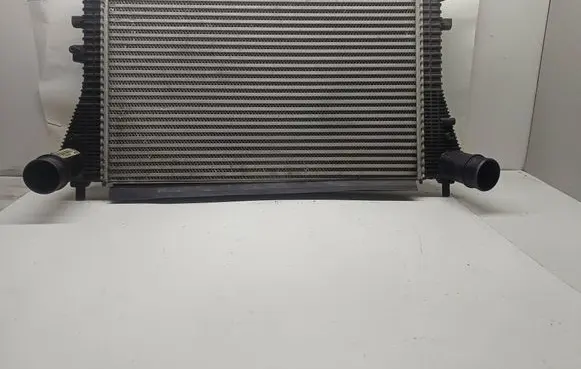 Volkswagen Jetta VI Intercooler radiator 5C0145803B DY418002