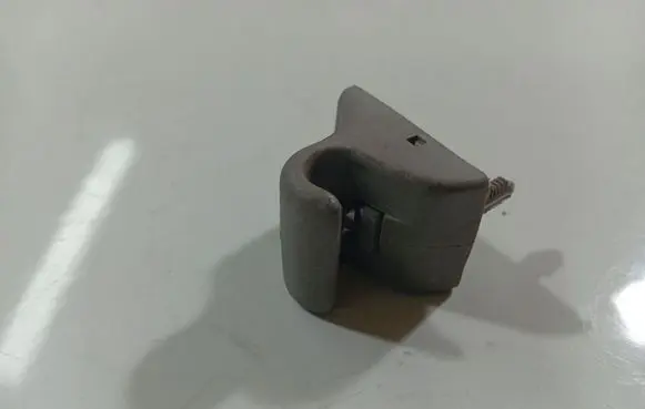 Hyundai i30 Sun visor clip/hook/bracket 