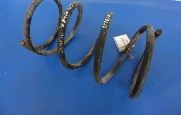 Nissan Vanette Front coil spring