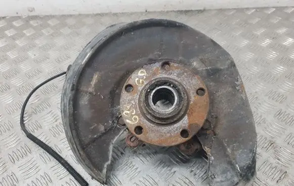 Audi A6 S6 C5 4B Rear wheel hub