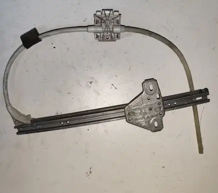 Rear door manual window regulator