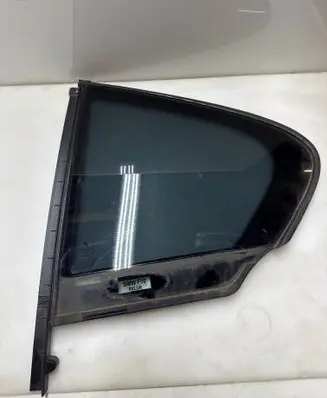 BMW 5 F10 F11 Rear vent window glass 7311245