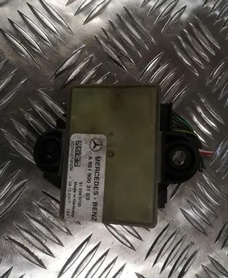 Mercedes-Benz E A207 Glow plug pre-heat relay A6519003103 51299070D