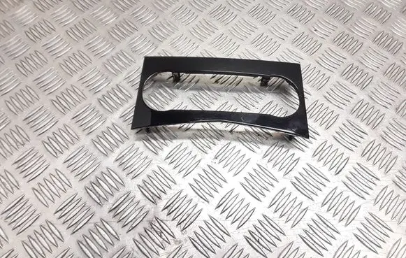 Mercedes-Benz C W204 Climate control/heater control trim A2046800390