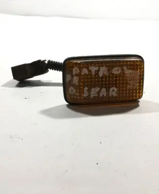 Nissan Patrol Y60 Front fender indicator light E46228