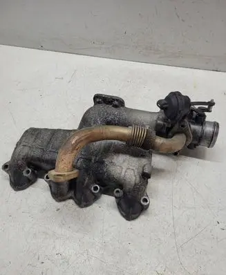 Volkswagen Golf IV Intake manifold 038129713J