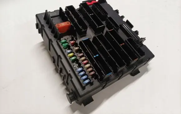 Opel Signum Fuse box set 13205777