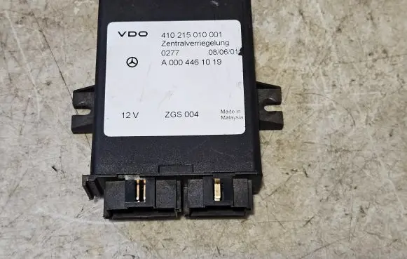 Mercedes-Benz Sprinter W901 W902 W903 W904 Door central lock control unit/module A0004461019