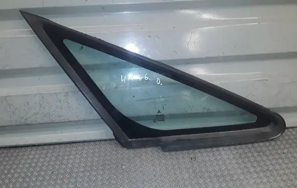 Mitsubishi Colt Front triangle window/glass 