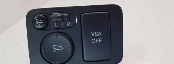 Honda CR-V Wing mirror switch M33212