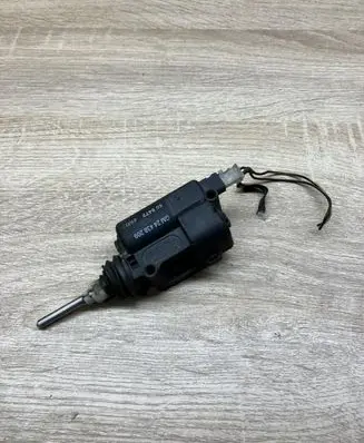 Opel Signum Fuel tank cap lock motor 24438209