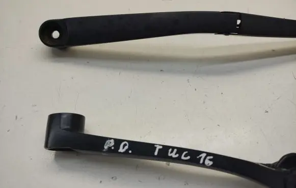 Hyundai Tucson TL Windshield/front glass wiper blade 26122 2568