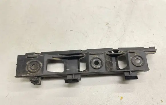 Volkswagen PASSAT B6 Front bumper mounting bracket 3C0807184
