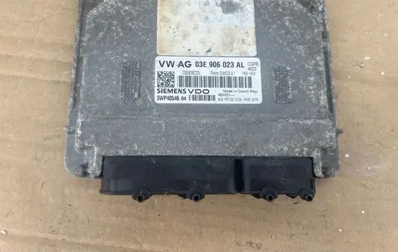 Volkswagen Polo V 6R Engine control unit/module 03E906023AL 5WP40546 03E906023L