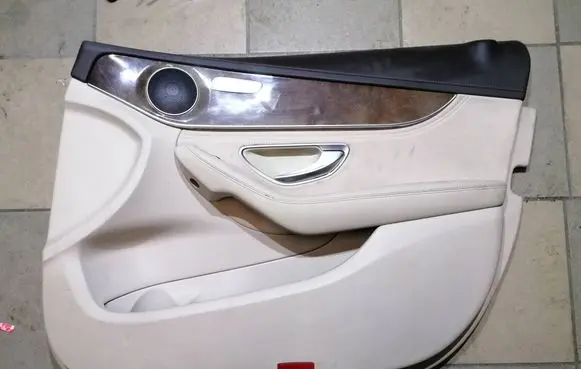 Mercedes-Benz C W205 Front door interior light A0028201901 A2055409409 0000192809