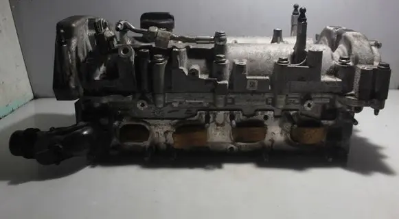 Alfa Romeo Giulia Engine head 