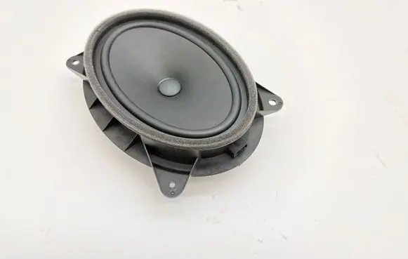 Subaru Forester SL Front door high frequency speaker