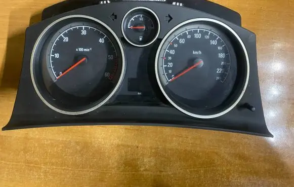Opel Zafira B Speedometer (instrument cluster) 13225988XJ 13225988 SW6607