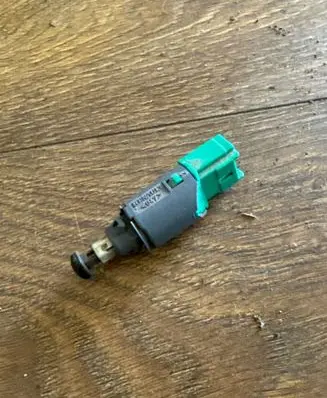 Renault Master III Brake pedal sensor switch 253250007r