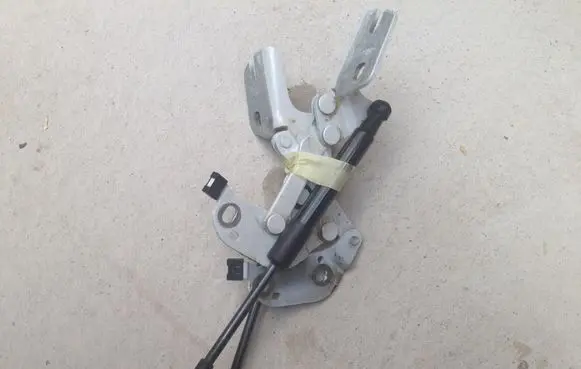 Volkswagen Golf VI Tailgate/trunk/boot hinge 5K78273015K7827302