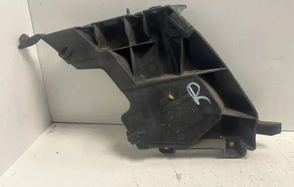 Audi A7 S7 4G Front bumper mounting bracket 4G8807284A