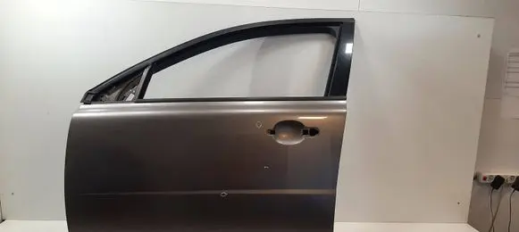 Volvo V70 Front door