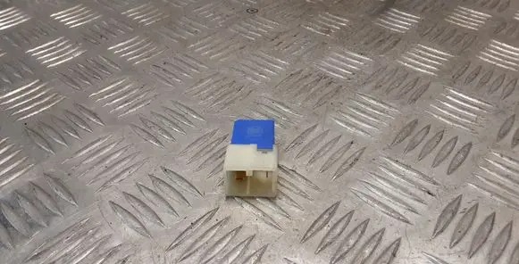 Nissan X-Trail T31 Other relay 2523079917