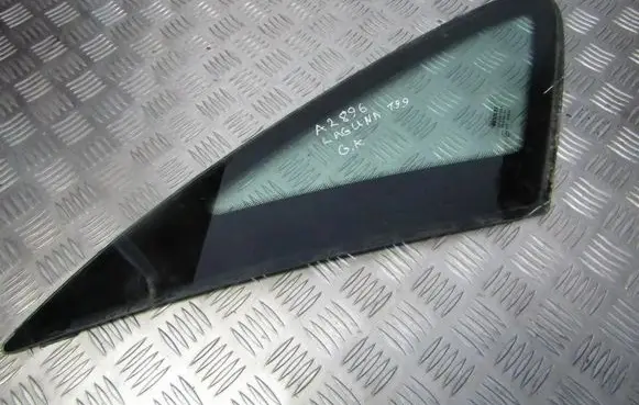 Renault Laguna I Rear side window AS2