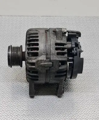 Renault Megane III Generator/alternator 0124425071 8200660033A