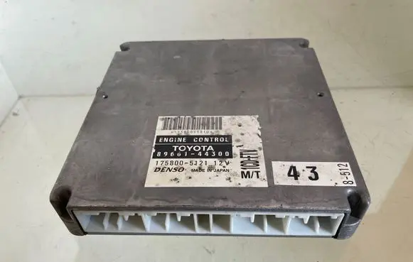Toyota Avensis Verso Engine control unit/module 8966144300 1758005121