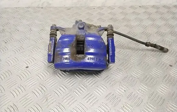 Volkswagen Touran III Front brake caliper 6798D