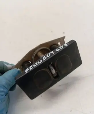 Peugeot 607 Trunk lock loop 