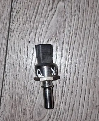 Nissan X-Trail T31 Fuel pressure sensor 8000R