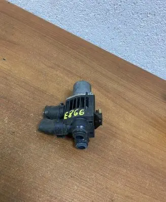 Mercedes-Benz E W210 Coolant heater control valve 0018307884 866