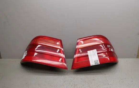 Mercedes-Benz E W210 Rear/tail lights set a2108204364 a2108204464