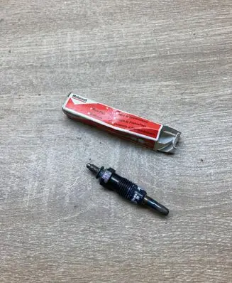 Ford Escort Glow plug 1056857
