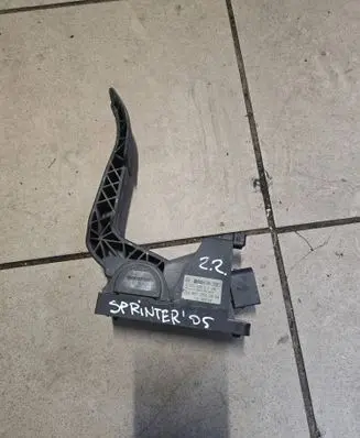 Mercedes-Benz Sprinter W901 W902 W903 W904 Accelerator throttle pedal 0281002337 082300168 A9013000504