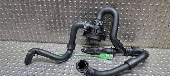 Skoda Octavia Mk3 (5E) Electric auxiliary coolant/water pump S25145784 5Q0965567