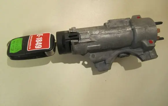 Audi A4 S4 B6 8E 8H Ignition lock 4B0905851C