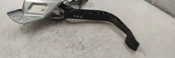 Opel Zafira A Clutch pedal 
